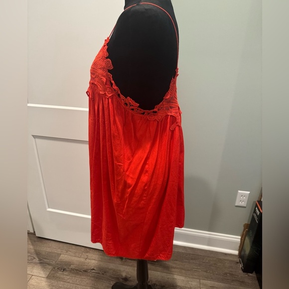 Marabelle Red Lace embroidered detail Dress open back - Picture 3 of 8